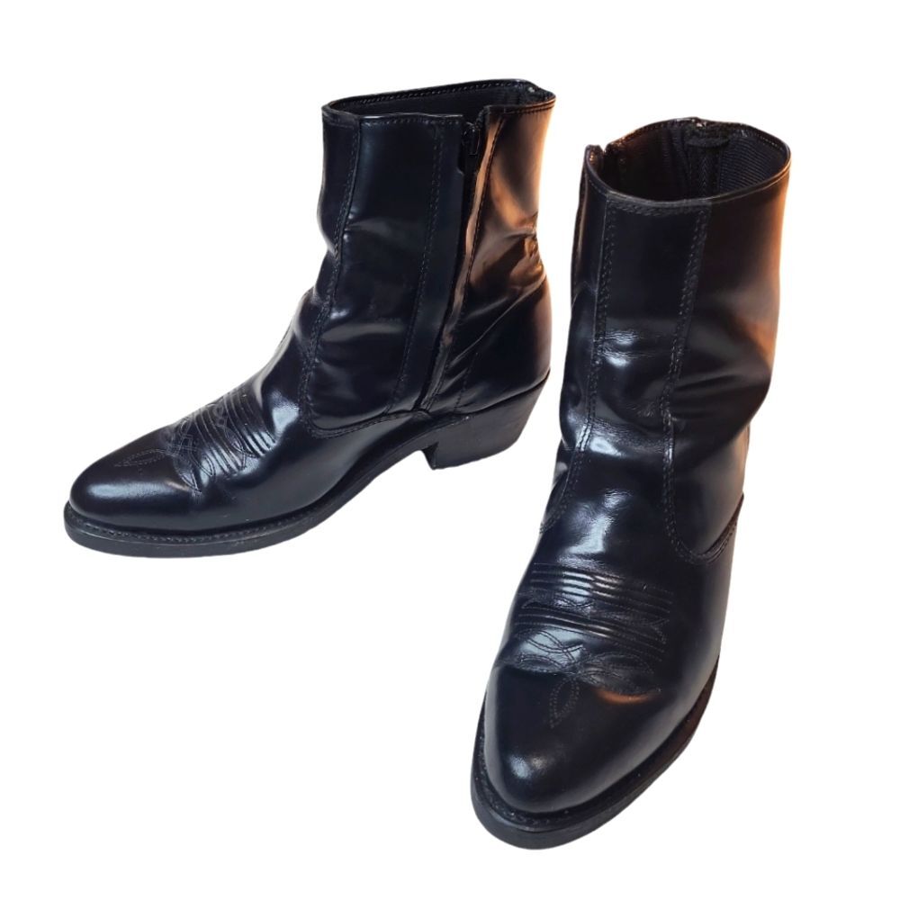 Sleek Black Western Boots for Men